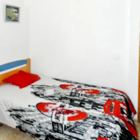 Apartamento Bright And Modern House In Central With Large, Shared Pool, 5min F...