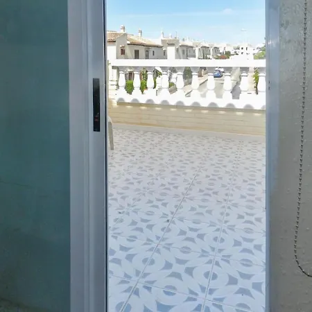 Bright And Modern House In Central With Large, Shared Pool, 5min F... Apartamento *