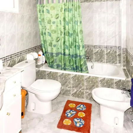 Bright And Modern House In Central With Large, Shared Pool, 5min F... *