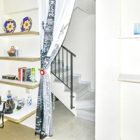 Apartamento Bright And Modern House In Central With Large, Shared Pool, 5min F... *