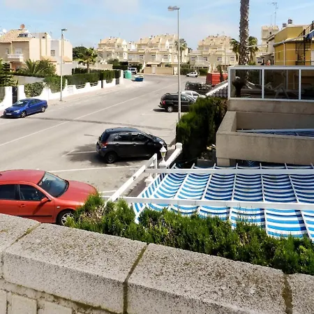 Bright And Modern House In Central With Large, Shared Pool, 5min F... Apartment Torrevieja