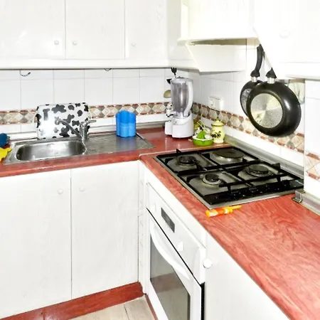 Bright And Modern House In Central With Large, Shared Pool, 5min F... Apartment